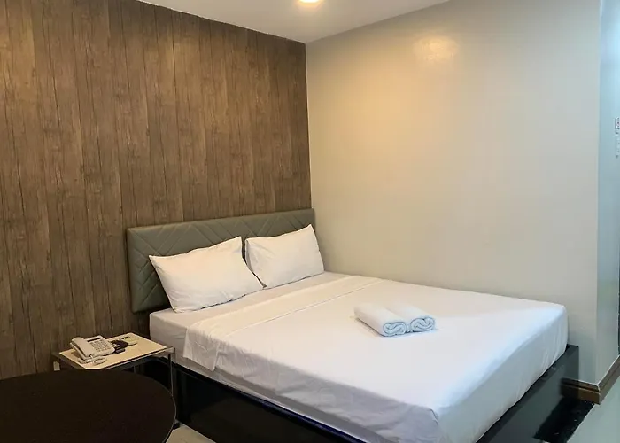 Maine Residences Manilla